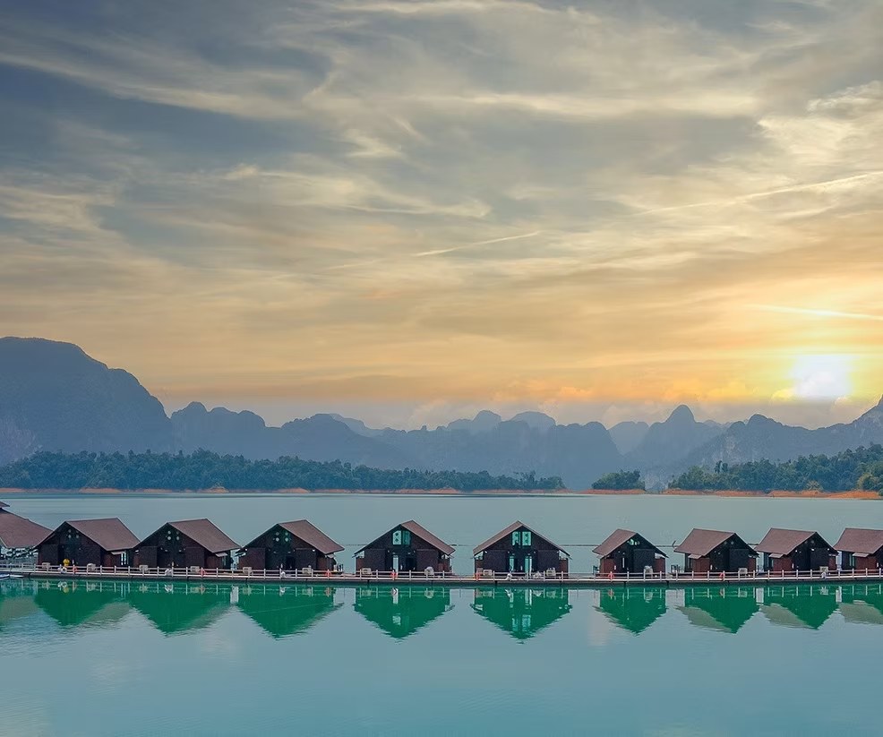 Khao Sok rainforest trekking