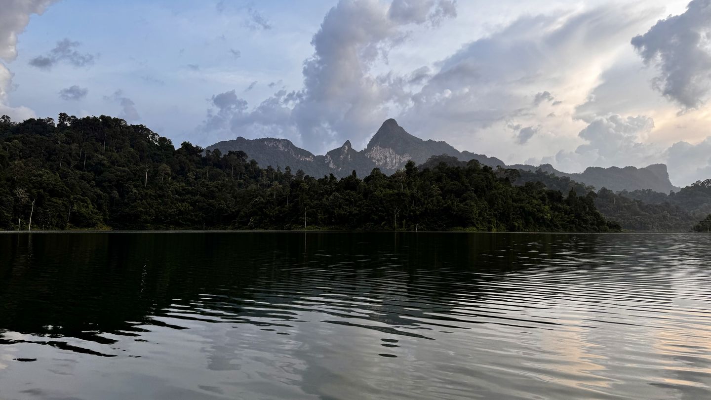 Cheow Lan Lake Khao Sok